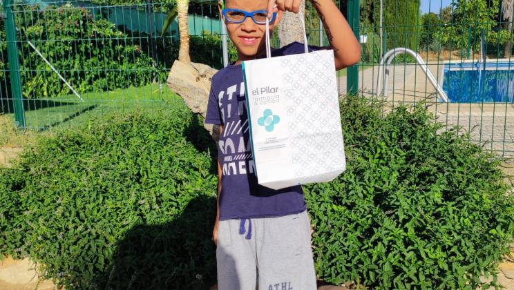 Delivery of new glasses for Saharawi children. Programa Vacacaciones en Paz