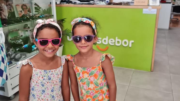 Gafas de sol para niñas saharauis. Proyecto Revisiones Visuales