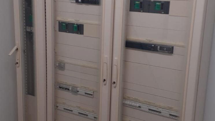 Sala inversores. Proyecto autoconsumo fotovoltaico asociación El Despertar